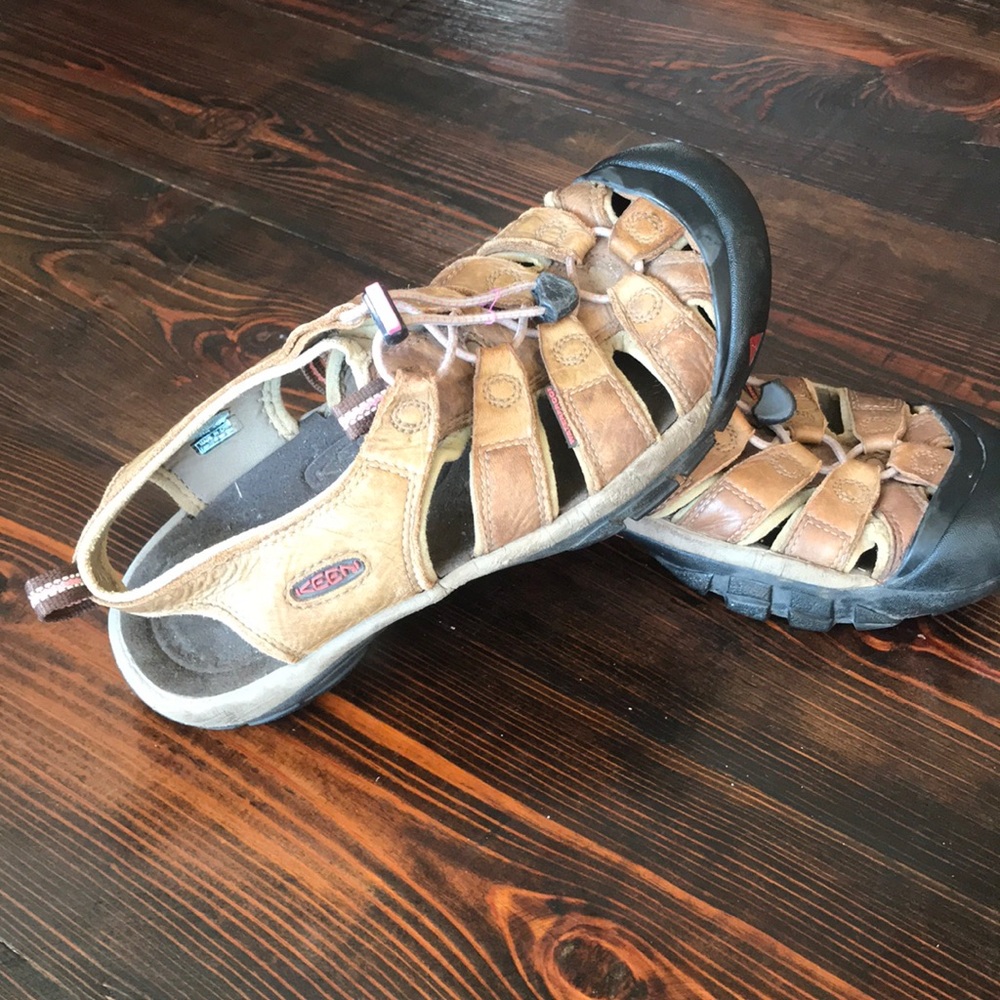 Women’s KEEN Sandals size 10